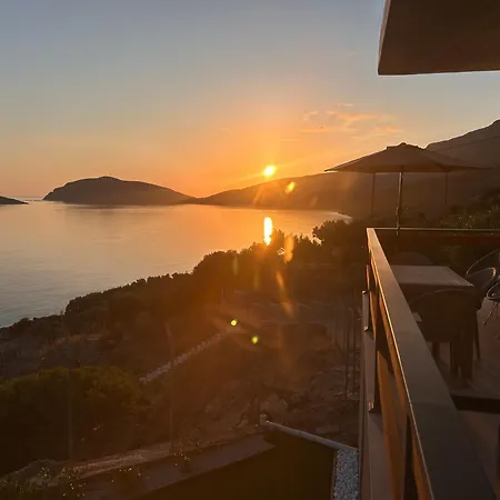 Sunset Dreams Spyros * Skalia